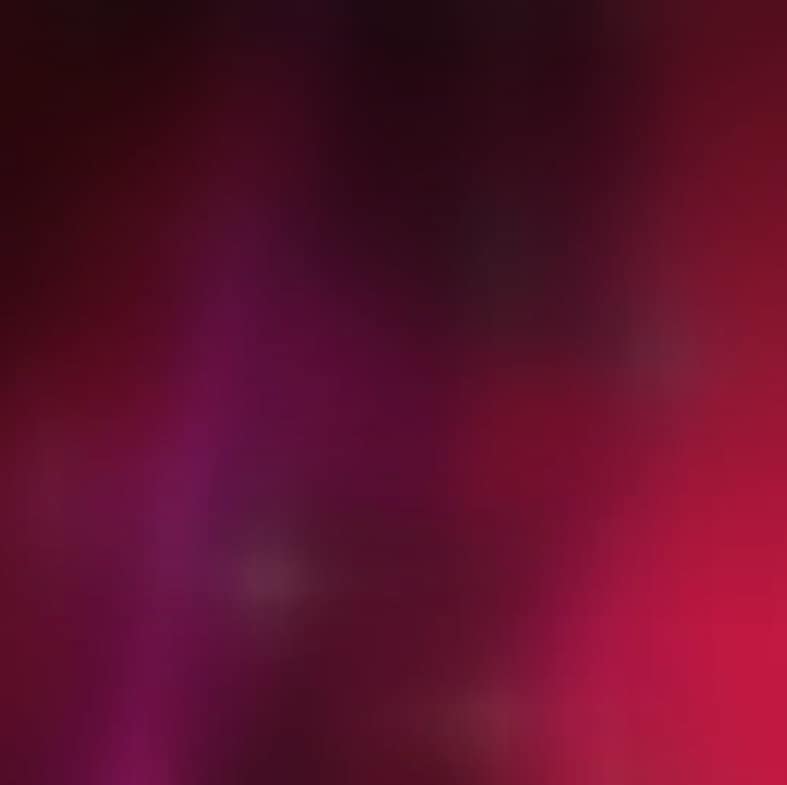 WTC 9/11 - Monika von Eschenbach .Ein verschwommenes, abstraktes Bild mit Farbverläufen in tiefem Rot, Magenta und dezenten violetten Nuancen, die einen sanften und lebendigen Hintergrund bilden.